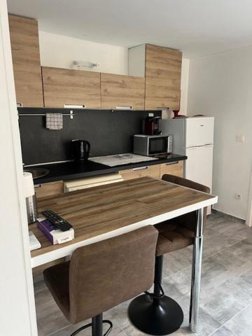 Cavaliere Studio 2 Pers Terrasse เลอลาวองดูว์ ภายนอก รูปภาพ